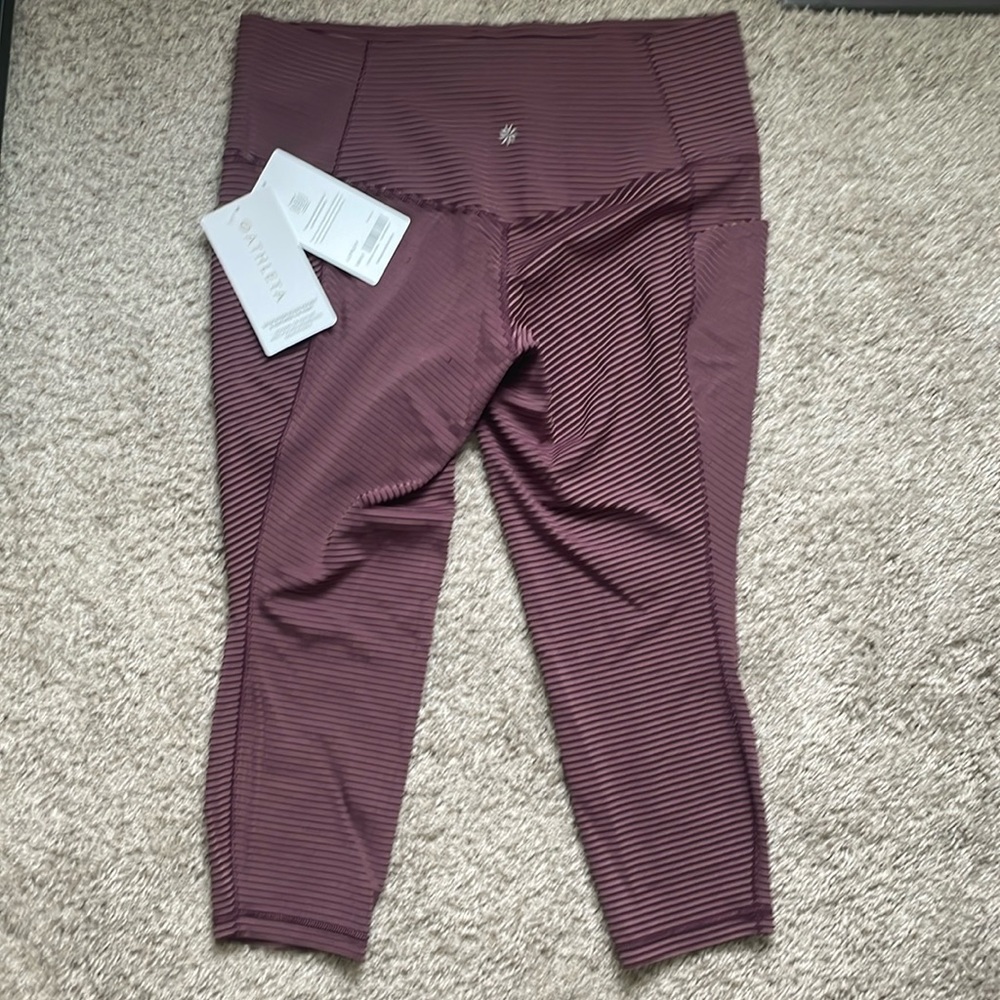 Athleta Stash Pocket ll Textured 7/8 Tight